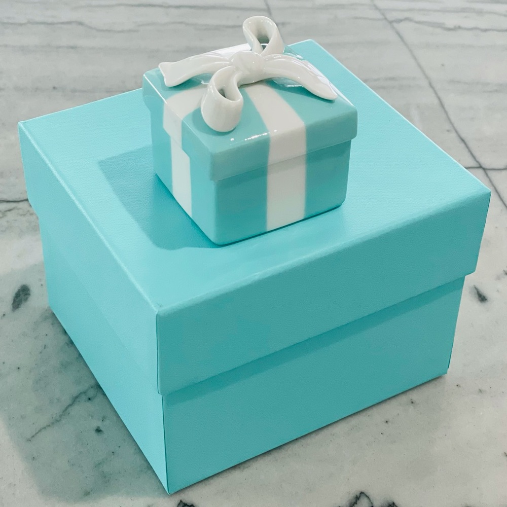 New Tiffany & Co. Blue Bow Box Ceramic/Porcelain
